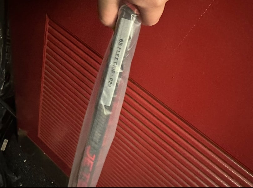 Intermediate CCM JetSpeed Team Right or Left Handed Hockey Stick P29 65 Flex (New)