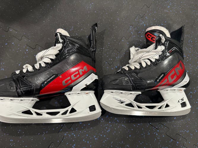 CCM JetSpeed FT680 Hockey Skates Wide Width 6 (Used)