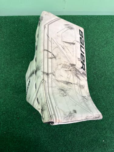White Senior Bauer Mach Goalie Blocker Regular (Used)