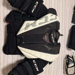 Medium 2022 CCM EFlex 5.9 Goalie Chest Protector (Used)