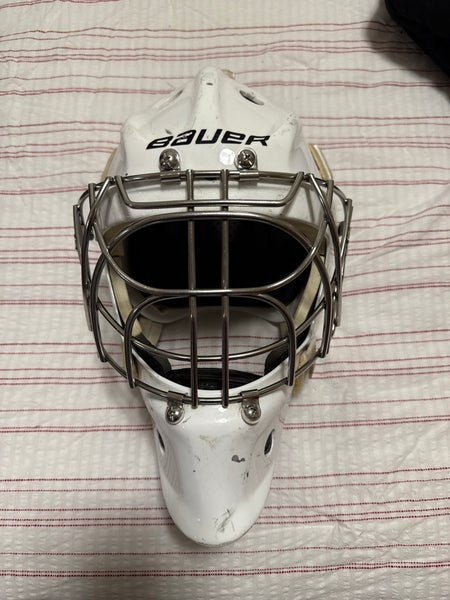 Senior Medium 2022 Bauer 940 Goalie Mask (Used)