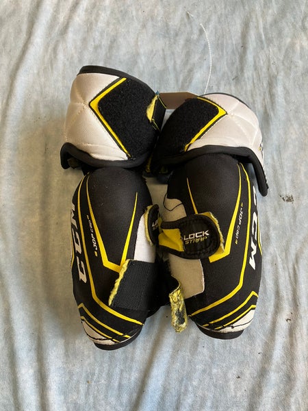 Senior Small CCM Tacks 5092 Elbow Pads (Used)