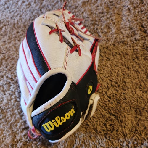 Wilson RH A200 Baseball Glove 11" Nice/ Game Ready w/ ball