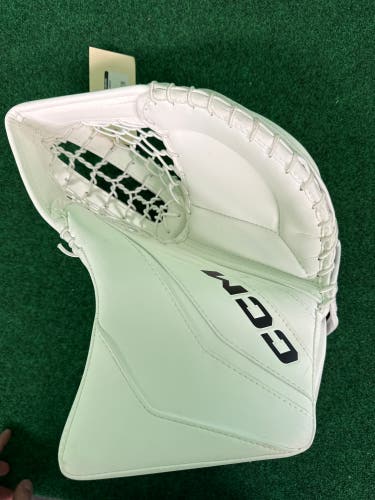 White Senior CCM EFlex 6 Goalie Glove Regular (New)