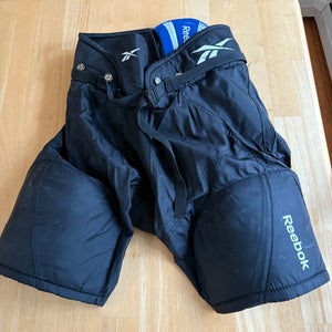 Junior Medium Reebok XTK Hockey Pants (Used)