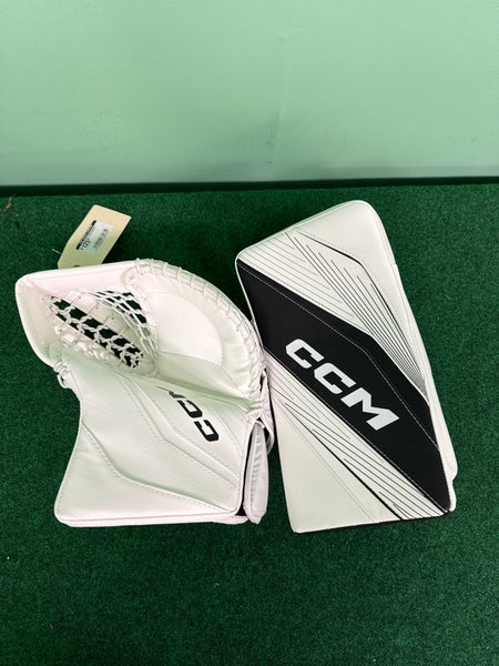 White Junior CCM EFlex 6.5 Goalie Glove & Blocker Set Regular (New)
