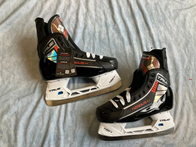 Intermediate True HZRDUS 5X Hockey Skates Regular Width Size 5.5 (New)