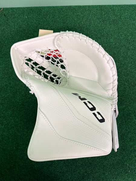 White Senior CCM EFlex 6.5 Goalie Glove Regular (New)
