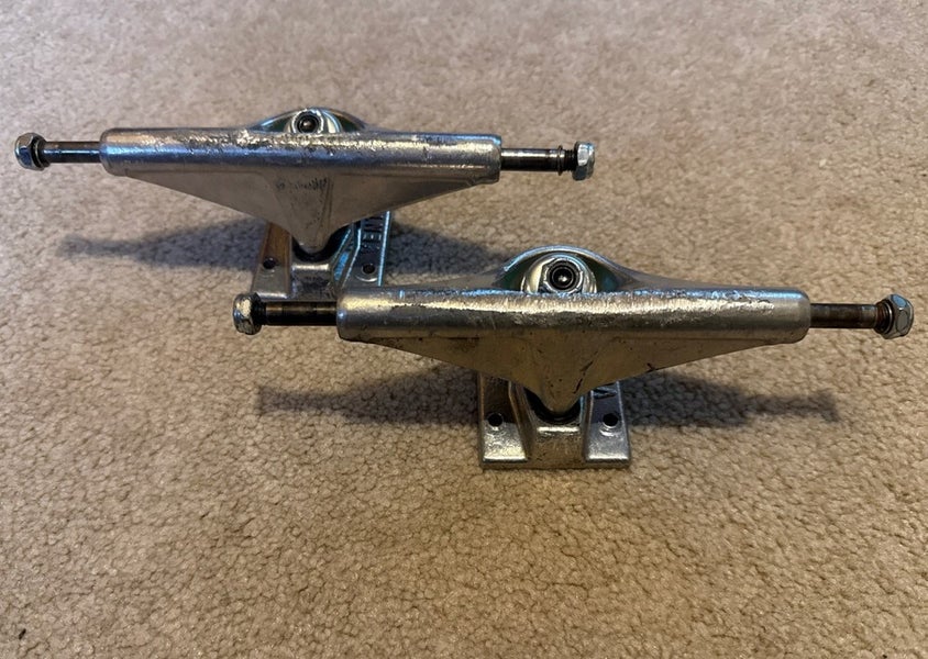 Venture Trucks Cast Polished Skateboard Trucks 5.6 8.25 Pair