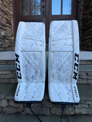 35" 2022 CCM EFlex 5 Goalie Leg Pads Pro Stock (Used)