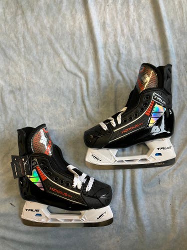 Junior True HZRDUS 5X Hockey Skates Regular Width Size 2.5 (New)