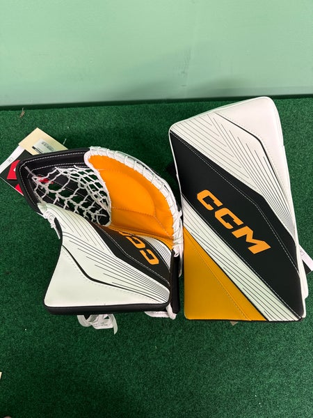 Black & Yellow Intermediate CCM EFlex 6.9 Goalie Glove & Blocker Set Regular (New)