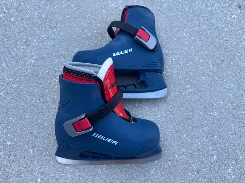 Bauer Lil Champ Hockey Skates 8 (New)