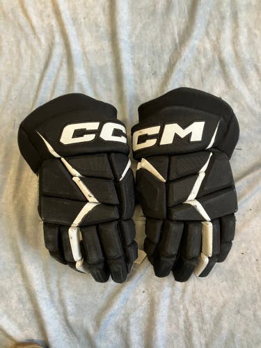 Black Senior CCM JetSpeed FT680 Gloves 14" (Used)