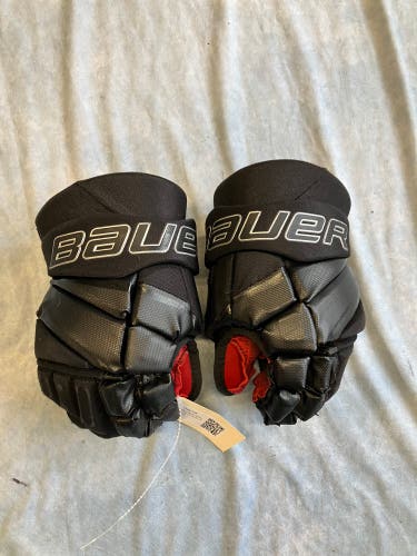 Black Junior Bauer Vapor 3X Gloves 11" (Used)