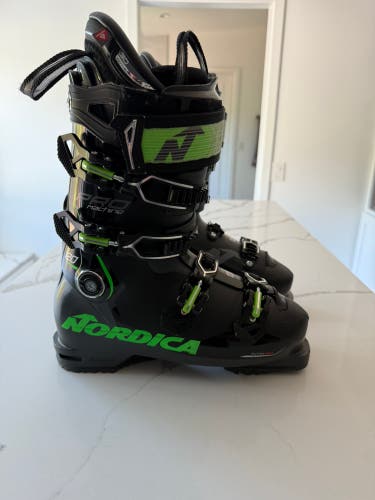 Mondo 26 & 26.5 Men's Nordica ProMachine All Mountain Ski Boots Stiff Flex (Used)