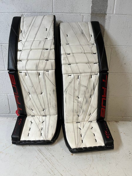 35" True Catalyst PX3 Goalie Leg Pads (Used)