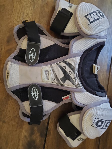 Small Junior CCM Tacks 652 Shoulder Pads (Used)