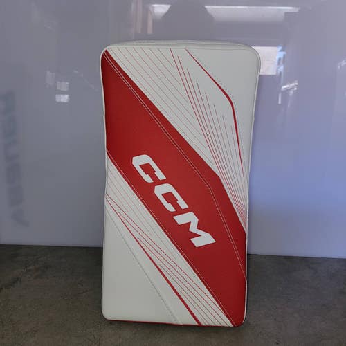 CCM Extreme Flex E6.9 Regular Blocker (New) - Senior