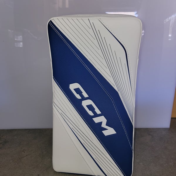 CCM Extreme Flex E6.9 Regular Blocker (New) - Senior