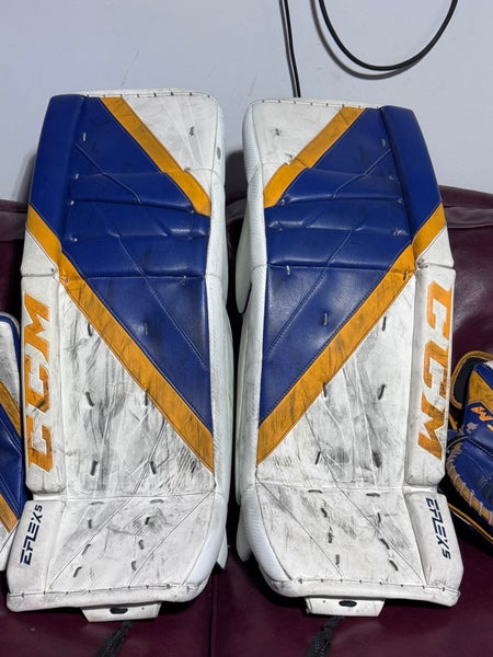 34" CCM EFlex 5 Goalie Leg Pads Pro Stock (Used)