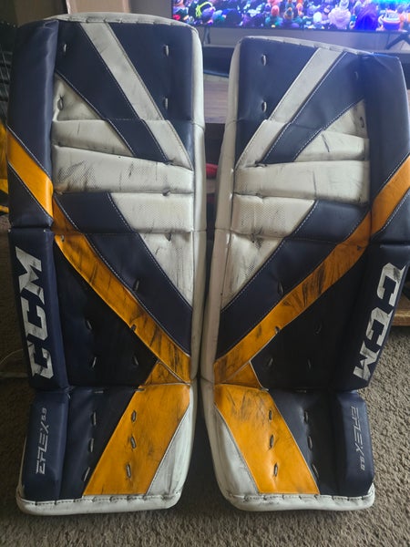 30"+1 CCM Extreme Flex 5.9 Goalie Leg Pads (Used)