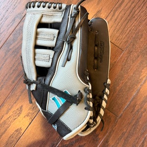Wilson A500 RH Outfield Baseball Glove 12.5" (Used)