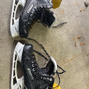 Bauer Hockey Skates 8 (Used)