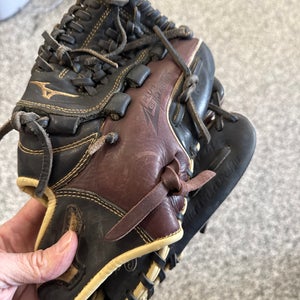 2023 Mizuno Classic Pro Soft RH Infield Baseball Glove 11.5" (Used)