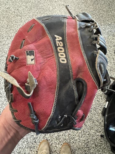 2023 Wilson A200 RH First Base Baseball Glove 12" (Used)