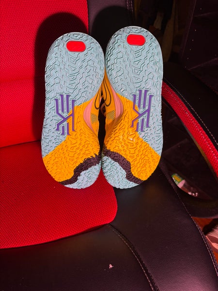 Men's Size M 10.0 (W 11.0) Nike Kyrie 7 Shoes (New)