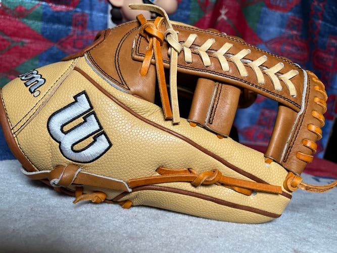 2025 Wilson A2000 RH Infield Baseball Glove 11.5" (New)