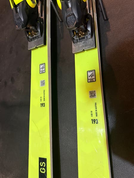 2024 Fischer RC4 World Cup GS 193 cm Racing Skis With Bindings