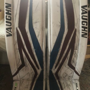 35" 2023 Vaughn SLR3 Pro Carbon Goalie Leg Pads (Used)