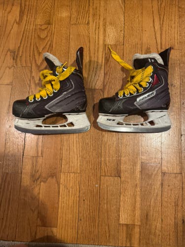 Used Youth Bauer Vapor x40 Hockey Skates Regular Width 11