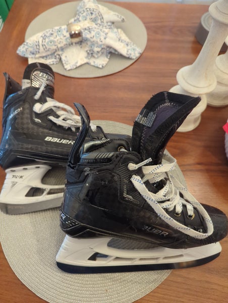 Bauer Supreme Mach Hockey Skates Size 5 (Used)