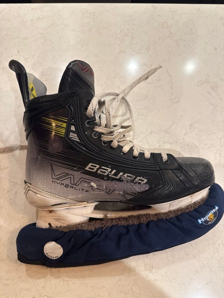 2023 Bauer Vapor Hyperlite 2 Hockey Skates Extra Wide Width 9 (Used)