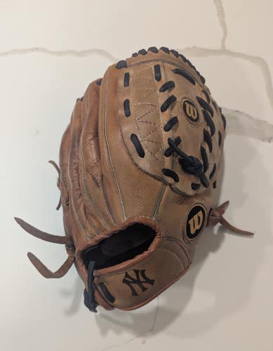 Wilson A2930 Pro Special - Signature Edition Tommy John - Unique NY Yankee Logo