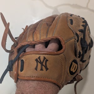 Wilson A2930 Pro Special - Signature Edition Tommy John - Unique NY Yankee Logo