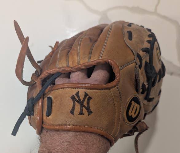 Wilson A2930 Pro Special - Signature Edition Tommy John - Unique NY Yankee Logo