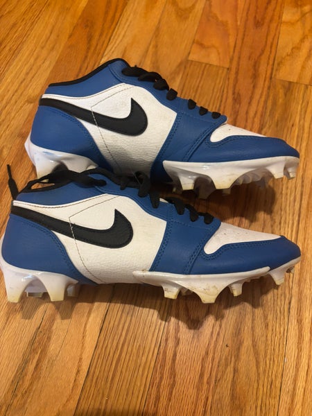Men's Size M 7.5 (W 8.5) Adult Nike Cleats (Used)