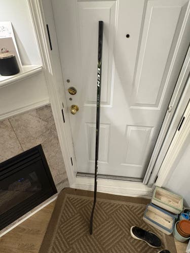 Senior CCM Ribcor Trigger ASY Right Handed Hockey Stick P29 75 Flex (New)