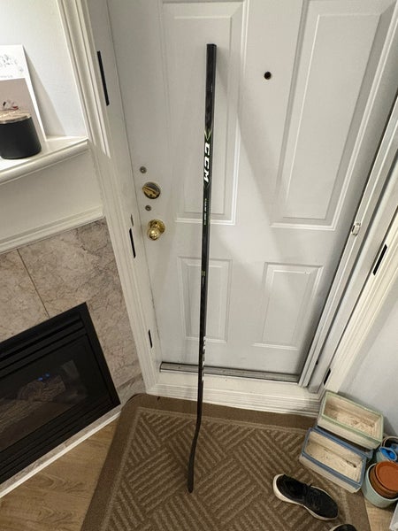 Senior CCM Ribcor Trigger ASY Right Handed Hockey Stick P29 75 Flex (New)