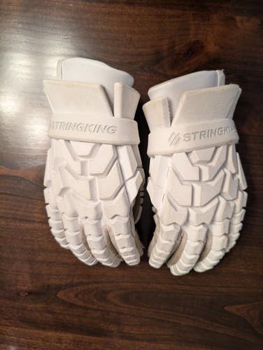 Prototype StringKing Flyer 1 Lacrosse Gloves Large (Used)
