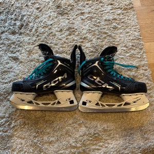 2024 CCM Tacks XF 90 Hockey Skates Wide Width 8 (Used)