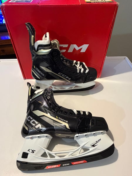 CCM Tacks AS-590 Hockey Skates - 9.5 SR