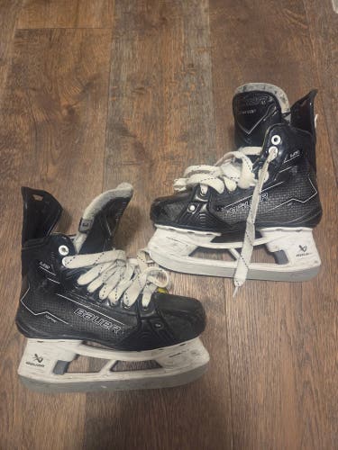 2025 Bauer Supreme M50 Pro Hockey Skates Regular Width Size 3 (Used)