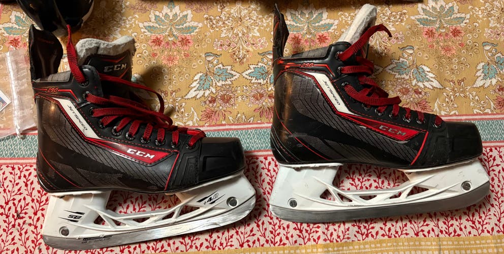 CCM JetSpeed 290 Hockey Skates Extra Wide Width Size 5 (Used)