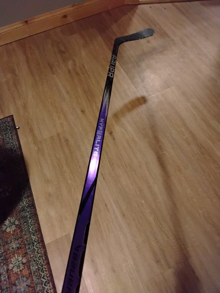 Senior Bauer Vapor Hyperlite 2 Right Handed Hockey Stick P92 77 Flex Pro Stock (Used)