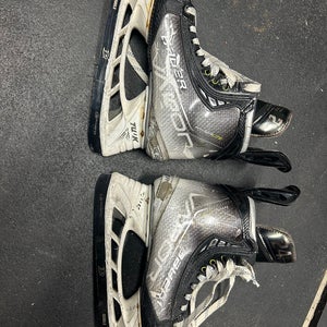 Bauer Vapor Hyperlite Hockey Skates Pro Stock 8 (Used)